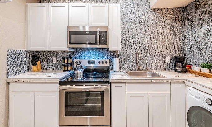 Barelas House | Pacific Edge C - 1 bed 1 bath | 1 Bed, 1 Bath