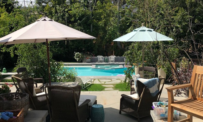 Pacific Palisades House | Pacific Palisades gated private 1/2 acre luxury family home. Close to beaches.
