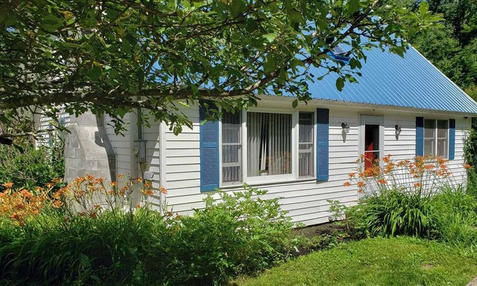 De Lancey House | .Pack the car and come stargaze at The Hamden House