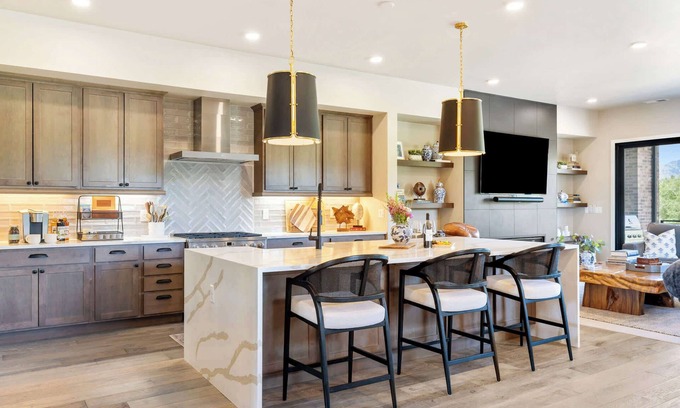 Bozeman House | Pagoda Peaks - Modern Luxury Near Bozeman Beach