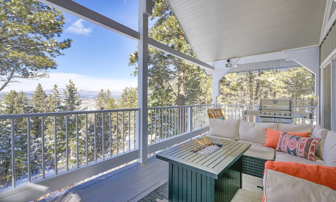 Pagosa Springs House | Pagosa Springs Family Retreat w/Game Room & Views
