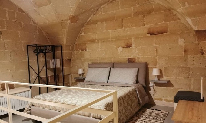 Manduria Apartment | Painters Apartment