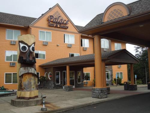 Lincoln City Hotel | Palace Inn & Suites