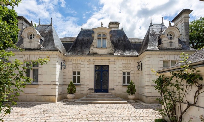 Loches Villa | Palais D’Or - Seven Bedroom Villa, Sleeps 13