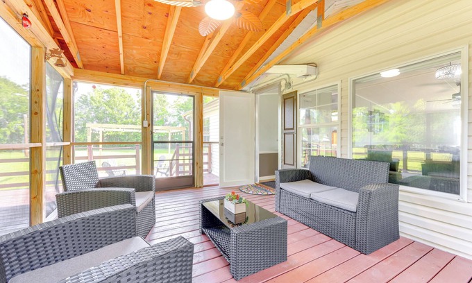 Palatka House | Palatka Hideaway w/Fireplace & Private Porch