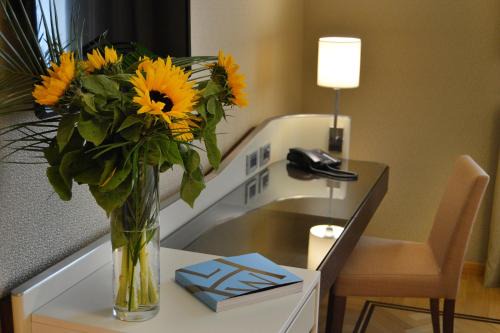 Fuorigrotta Hotel | Palazzo Esedra