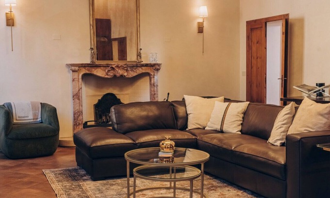 Montalcino House | Palazzo Tamanti - 4 King BR 6 Bath Estate Home in Montalcino Center