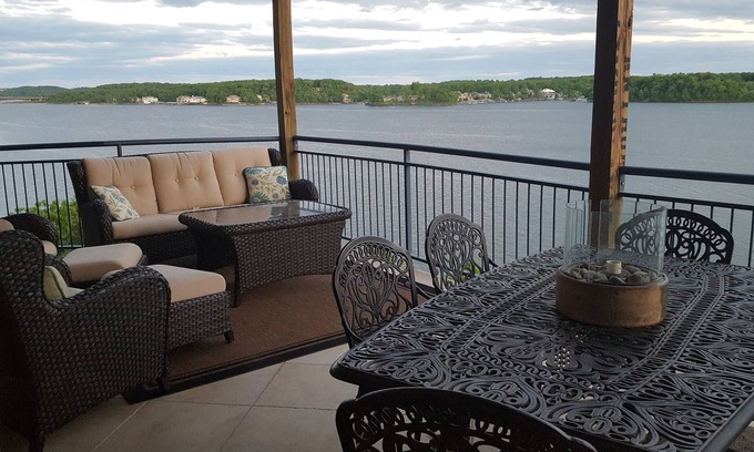 Lake Ozark Condo | Palisades Point- Luxury On The Lake! High-end Condo with Million Dollar View!