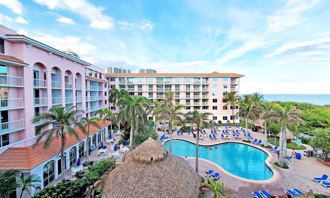 Palm Beach Shores Condo | Palm Beach Shores Resort - Beachfront Location - 1-Bedroom Condo