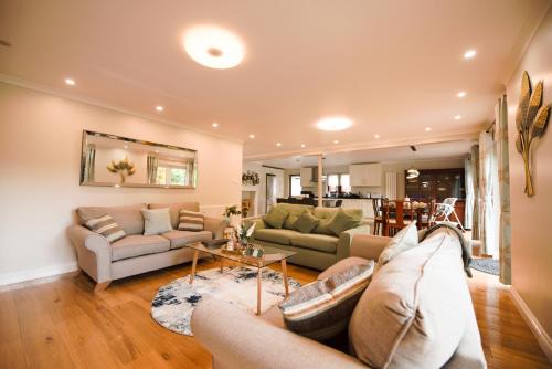 Reading House | Palm Cottage