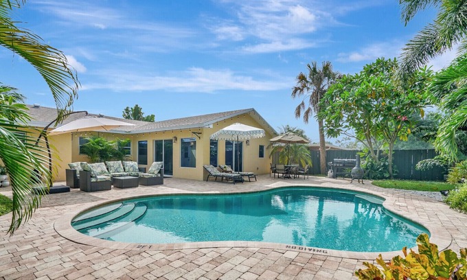 Country Club Park House | Palm Jungle House