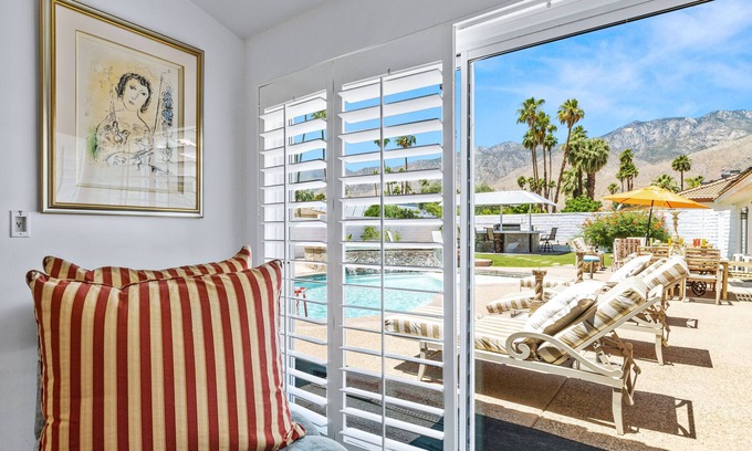 Araby House | Palm Springs Paradise-Mid Century Modern Retreat. Sleeps 8! South Palm Springs.