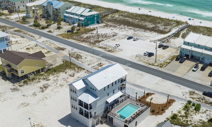 Navarre Beach House | Palm Tree Paradise 🌞🌴 Sleeps 32 w/Gulf Views, Pool, Hot Tub + Event Friendly
