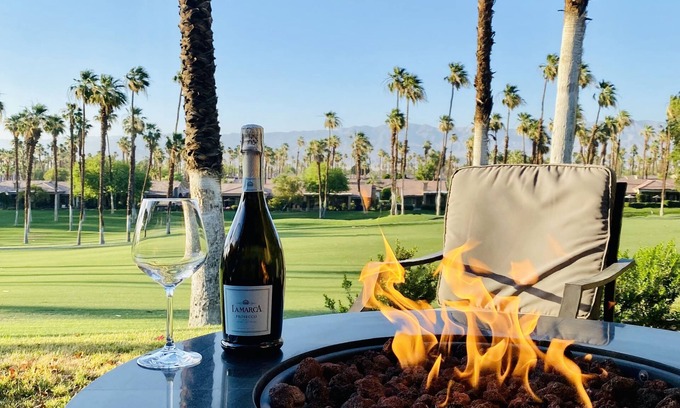 Palm Desert House | Palm Valley . Relaxed Getaway, Pools and Sunsets!