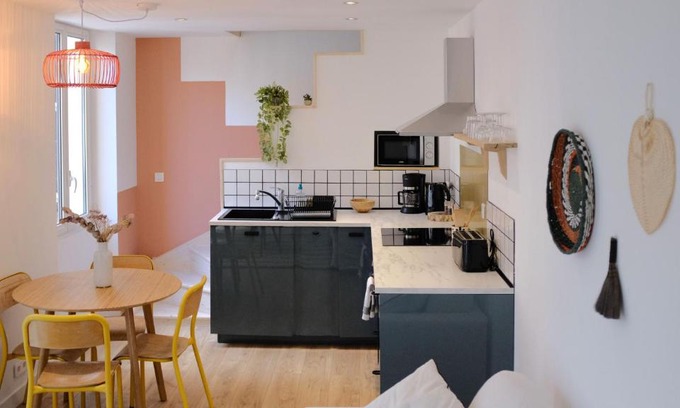 Riou - Petit Juas - Av de Grasse Apartment | Palma rosa