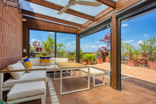 Cimiano Apartment | Palmanova sixty-seven with terrace