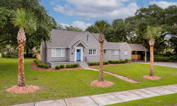 Mount Pleasant House | Palmetto Grove/Walk to Shem Creek/Mins to Dwtn