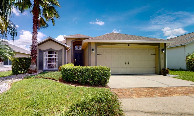 Ridgewood Lakes House | Palmside Joy | House in Davenport with tennis, private pool, lake view & AC