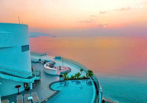 Tran Phu Beach Apartment | Panorama Beach Pearl Condotel