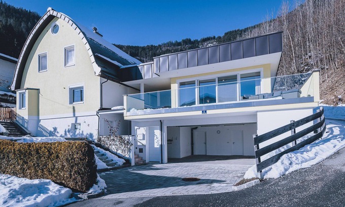 Zell am See Ski Chalet | Panorama Chalet Schmittendrin, lake view & garden