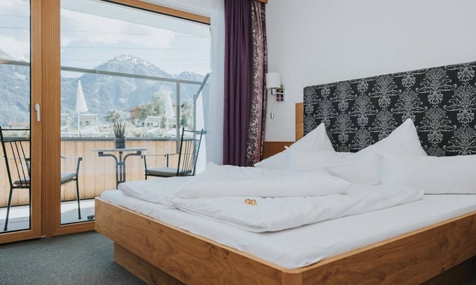 Sankt Veit im Pongau Apartment | Panorama garden family room, shower or bath WC - Empl, country and apartment house