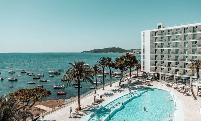 Ibiza Town Resort | Panoramic beach views in all inclusive Joy suite at the Ibiza Twiins