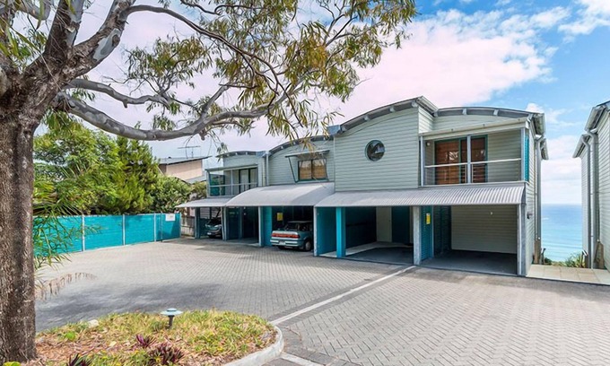 Point Lookout Apartment | Panoramic ocean and beach views from this beautifully appointed two.
