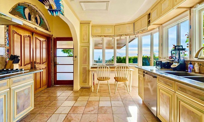 Pacific Palisades House | Panoramic ocean Views~ Hot Tub~ Beach ~Newly updated & repaired