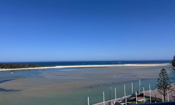 The Entrance Apartment | Panoramic oceanview room at the Oaks waterfront resort
