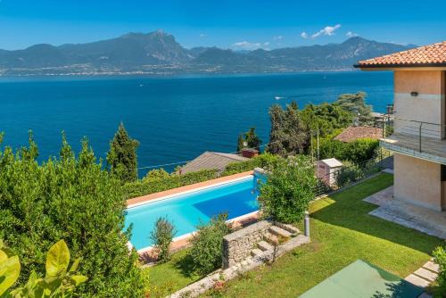 Torri del Benaco Villa | Panoramic Villa Clementina