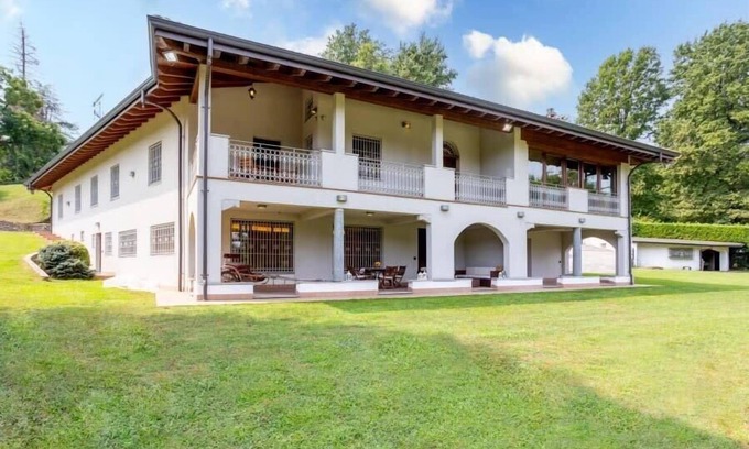 Castelletto Sopra Ticino Villa | PARADISE LODGE