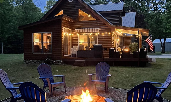 Carp Lake House | Paradise Acres- Enjoy the Vibrant Autumn Colors from the Comfort of the Cabin!