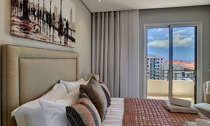 Sao Martinho Apartment | Paradise Apartment by LovelyStay