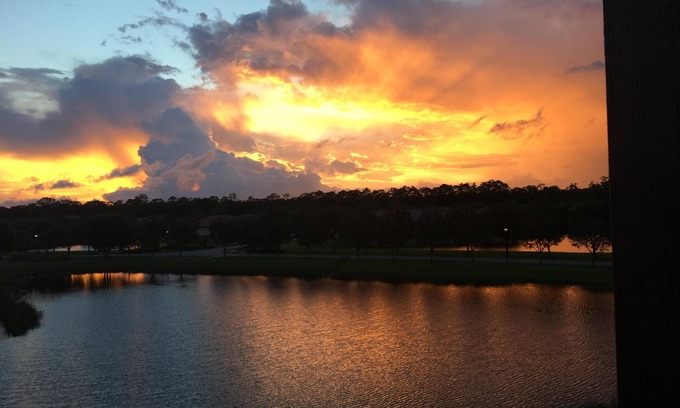 Biggar Condo | Paradise awaits you in this beautiful 3br waterfront condo