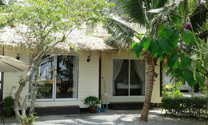 Ko Chang House | Paradise Beach - Modern Kitchen - Jacuzzi Garden
