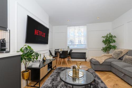 Leeds City Center Apartment | Paradise Boutique Deluxe - Leeds City Center - Steps to Ivy Asia