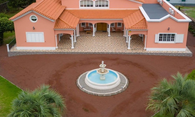 Ponta Delgada Villa | Paradise Guest House