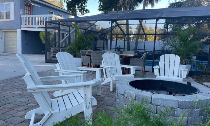 Tampa Apartment | “Paradise in the Heights”