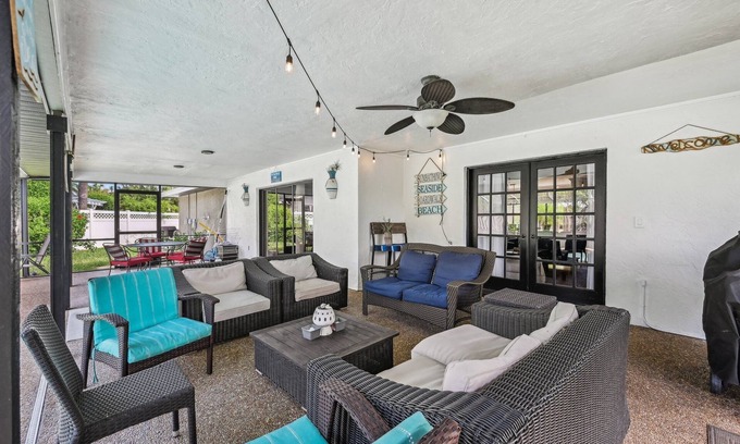 Trailer Estates House | Paradise Near IMG, AMI, SRQ - Heated Pool