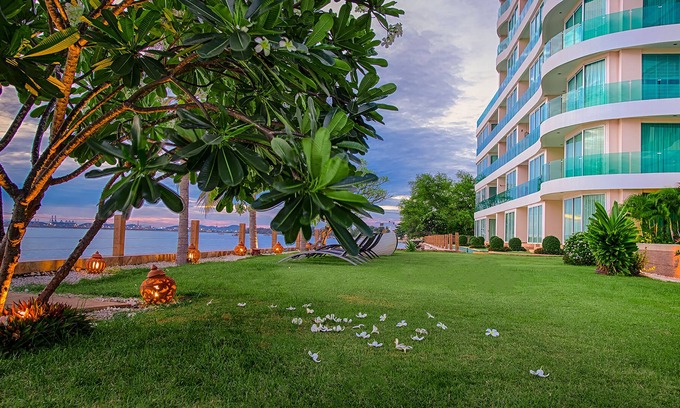 Pattaya Bay Apartment | Paradise Ocean View Beach Front Condominium In Pattaya