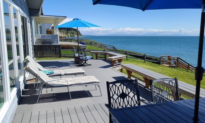 Whatcom County House | Paradise On The Beach