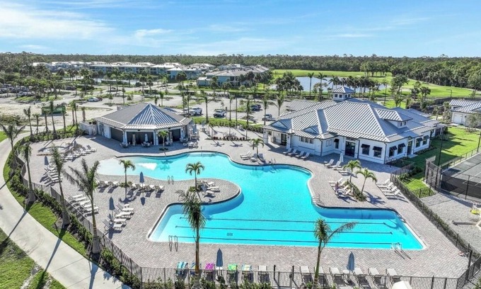Punta Gorda Condo | Paradise Palms at Heritage Landing Golf & CC- 2 BR/2 BA 1st Floor Golf Condo