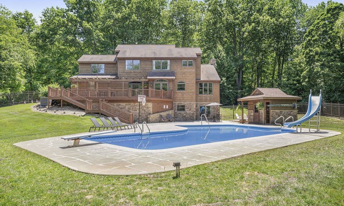 West Olive House | Paradise Retreat with private acreage, near the beach and hiking trails