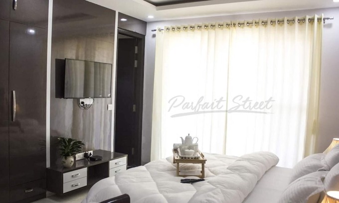 Sushant Lok Apartment | Parfait Street 2Bhk srvc apartment Horizon cnter