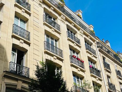 Bonne-Nouvelle Apartment | Paris Centre Dernier Étage Vue Ascenseur