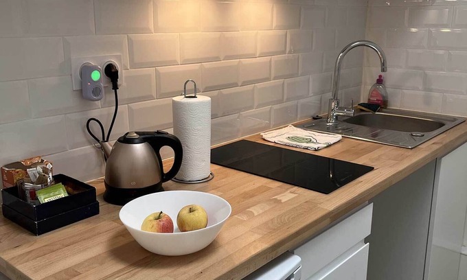 Chaillot Apartment | Paris studio near Eiffel Tower + Arc de Triomphe