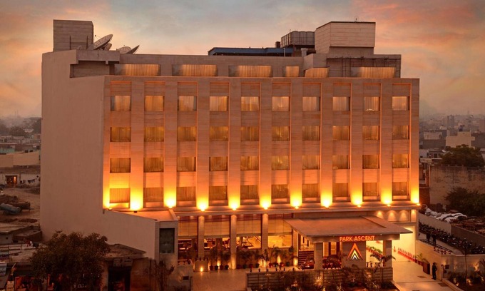 Sector 62 Hotel | Park Ascent