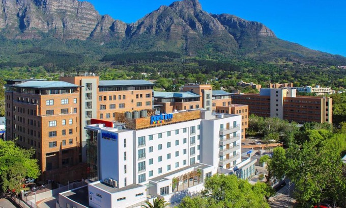 Claremont Hotel | Park Inn by Radisson Cape Town Newlands