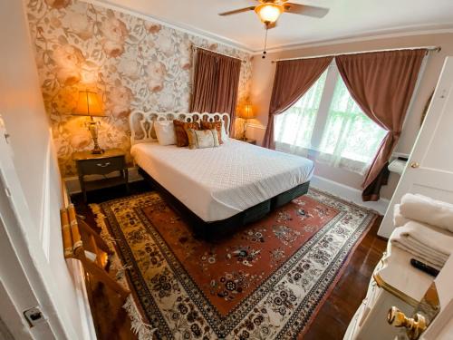 Sanford Hotel | Park Place Inn and Cottages