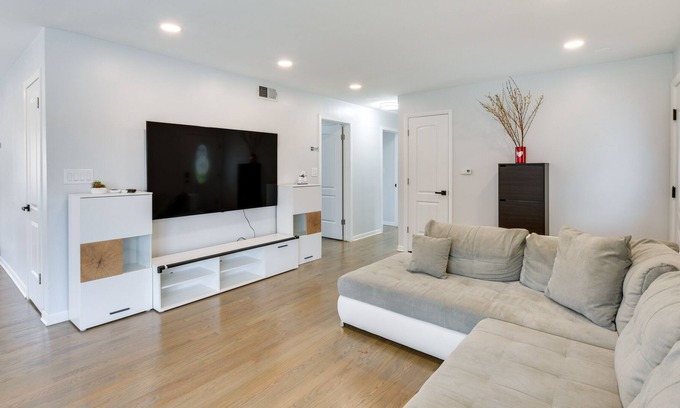 Park Ridge House | Park Ridge Vacation Rental: 17 Mi to Chicago